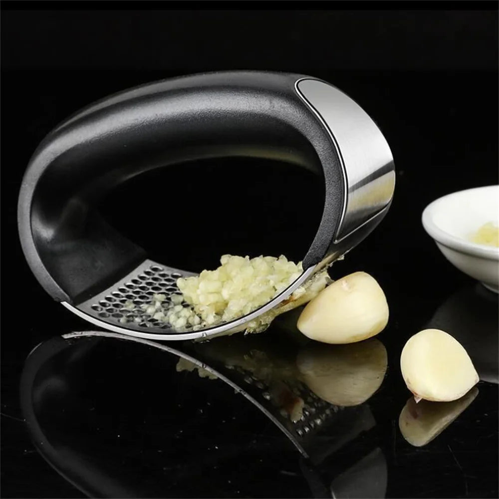 2Pcs Stainless Steel Garlic Press Curved Hand-held Garlic Peeler  Garlic Tool Kitchen Gadget