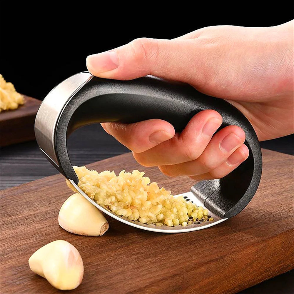 2Pcs Stainless Steel Garlic Press Curved Hand-held Garlic Peeler  Garlic Tool Kitchen Gadget